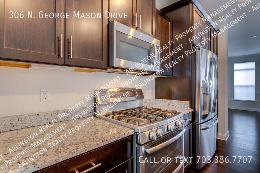 306 N George Mason Dr - Photo 2 of 46