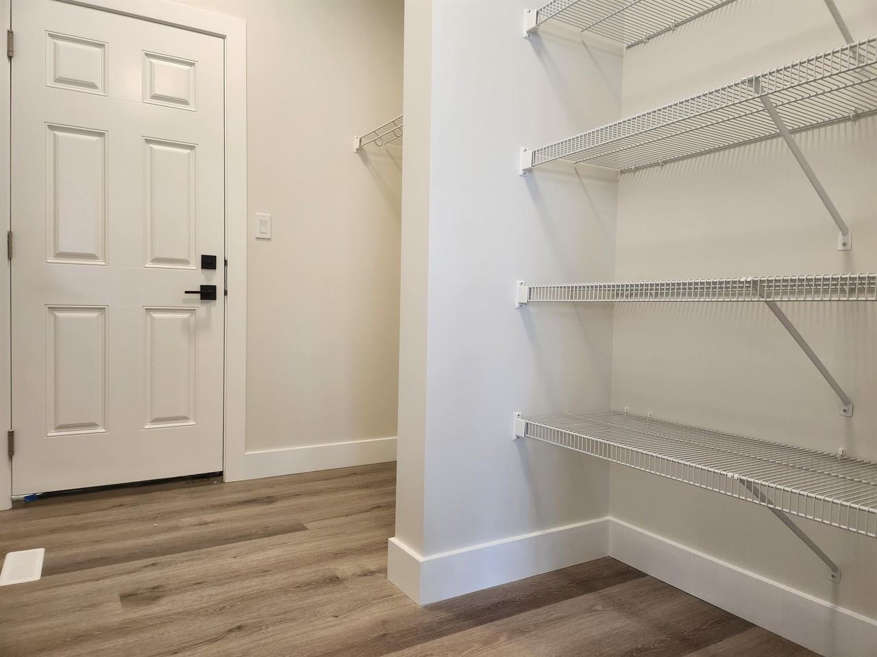 22916 95 Ave Nw #1 - Photo 7 of 24