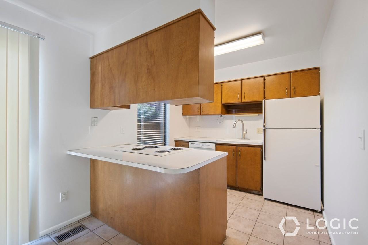 1815 N Woodside Dr #B - Photo 6 of 25