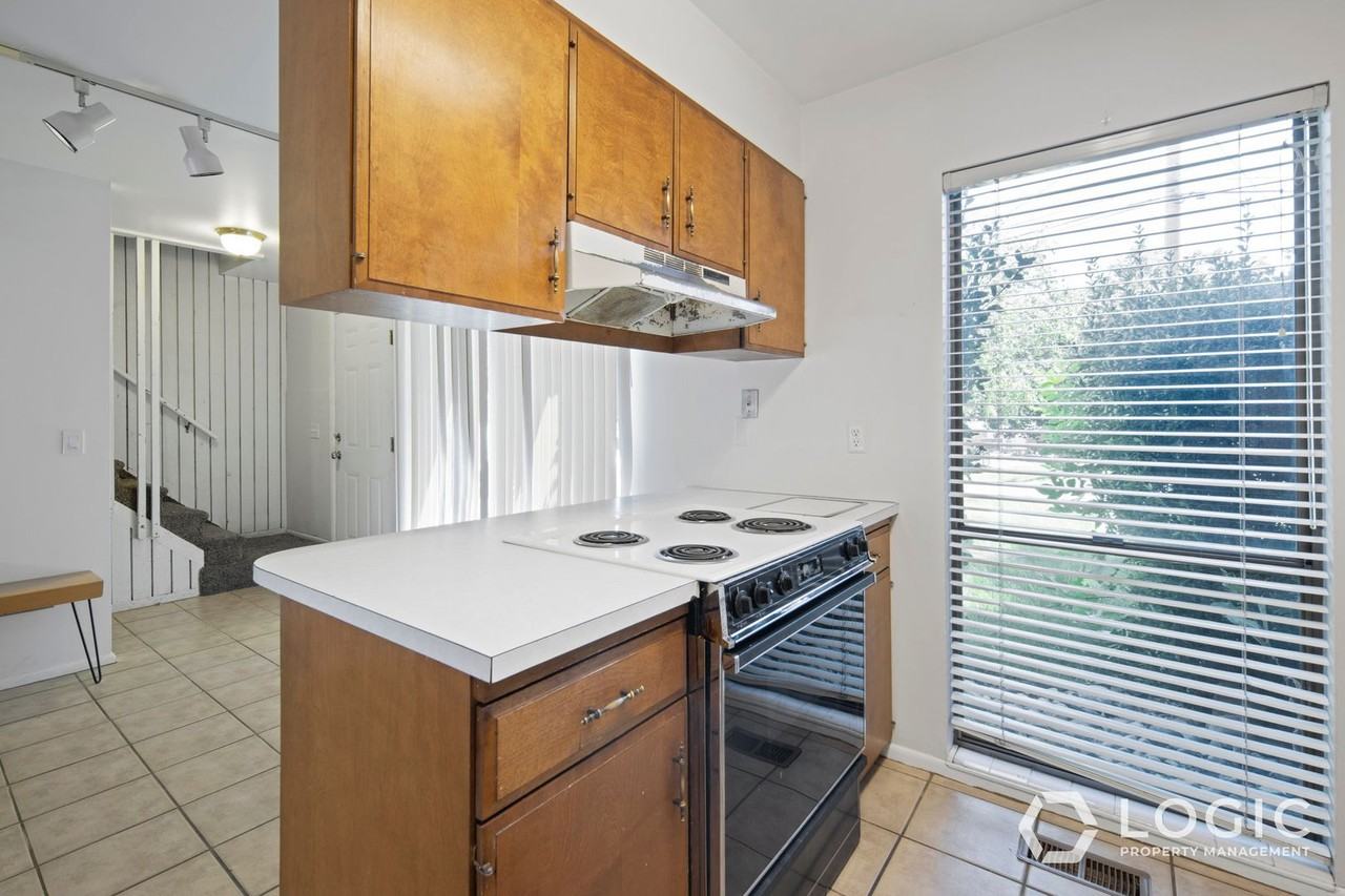 1815 N Woodside Dr #B - Photo 7 of 25