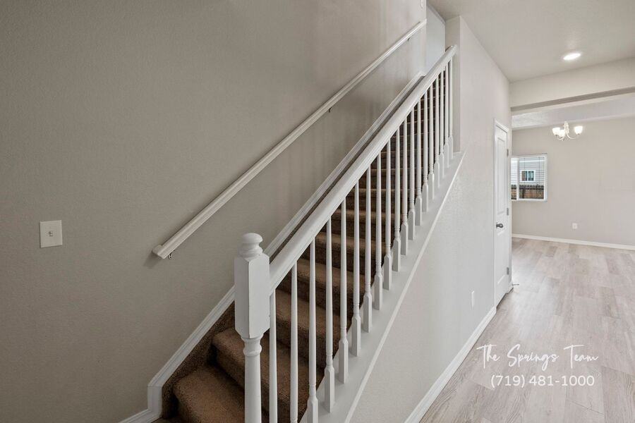 6093 Napa Dr - Photo 6 of 45
