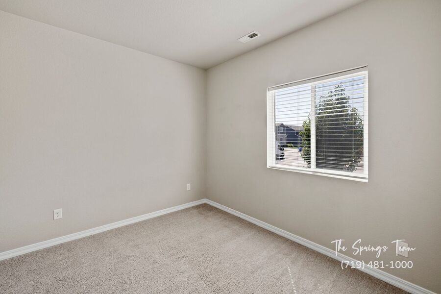 6093 Napa Dr - Photo 7 of 45