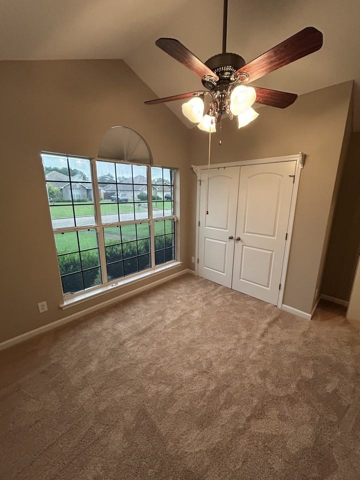141 Barnes Ct - Photo 6 of 17