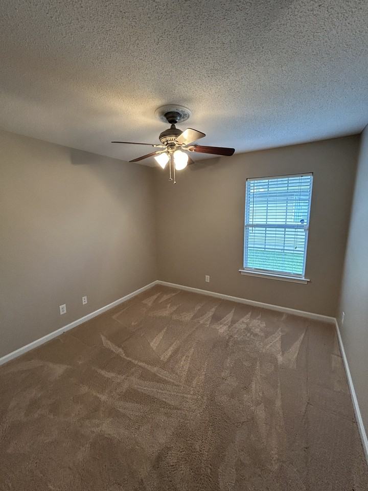 141 Barnes Ct - Photo 7 of 17