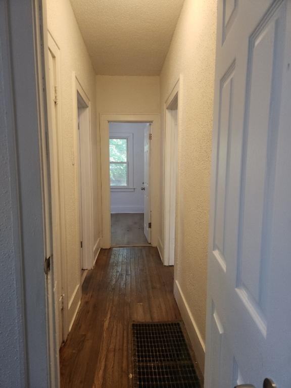 1361 Ellsworth St - Photo 5 of 9