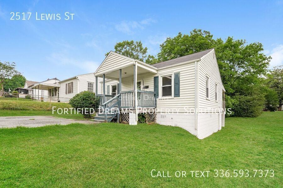 2517 Lewis St - Photo 2 of 15