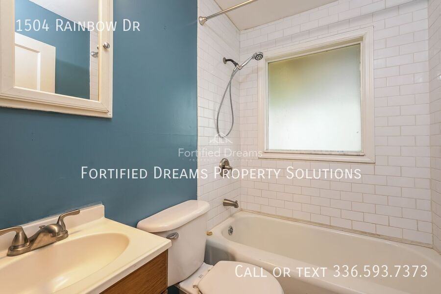 1504 Rainbow Dr - Photo 6 of 20