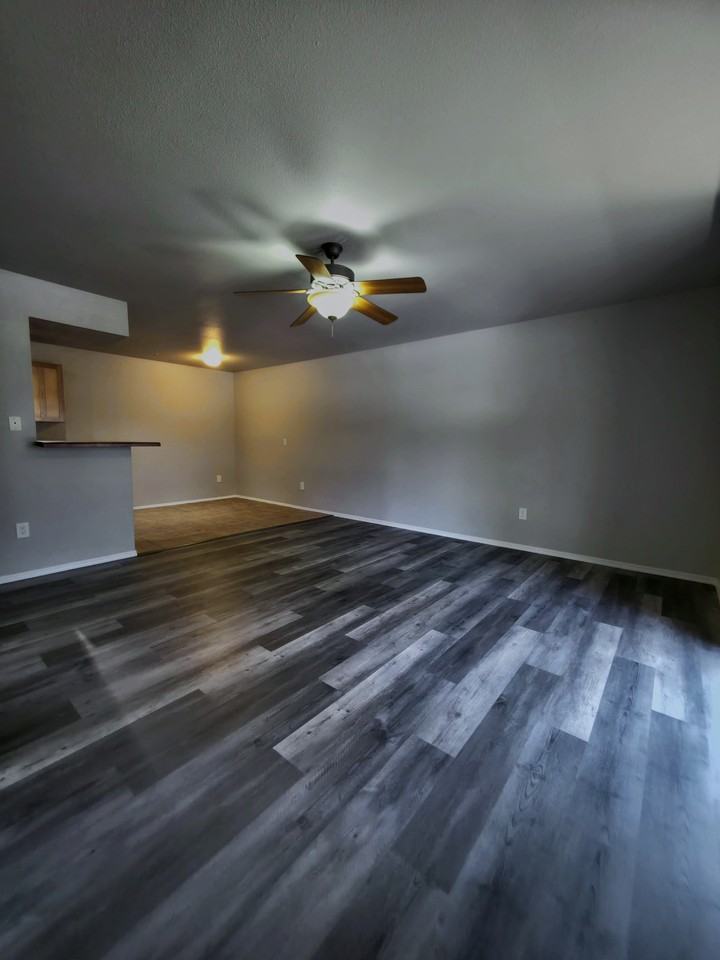 724- 1185 West University Avenue #14-109 - Photo 3 of 11