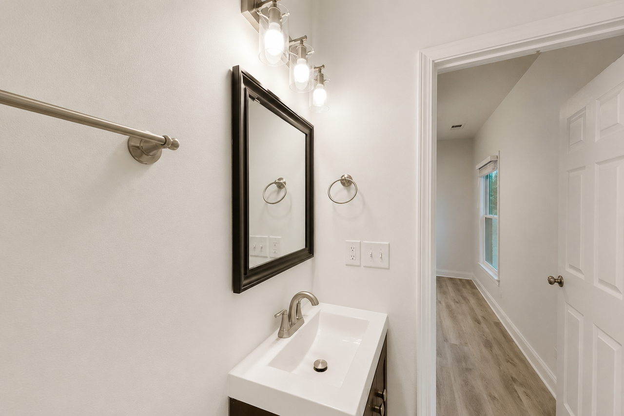 865 White St Sw - Photo 3 of 12