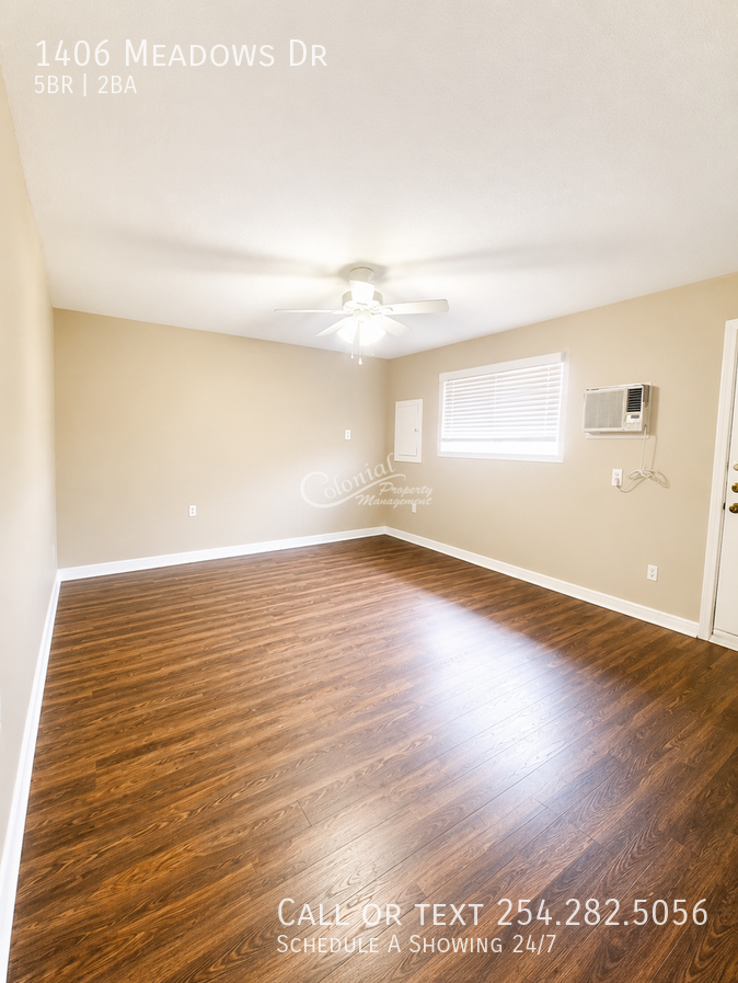 1406 Meadows Dr - Photo 4 of 14