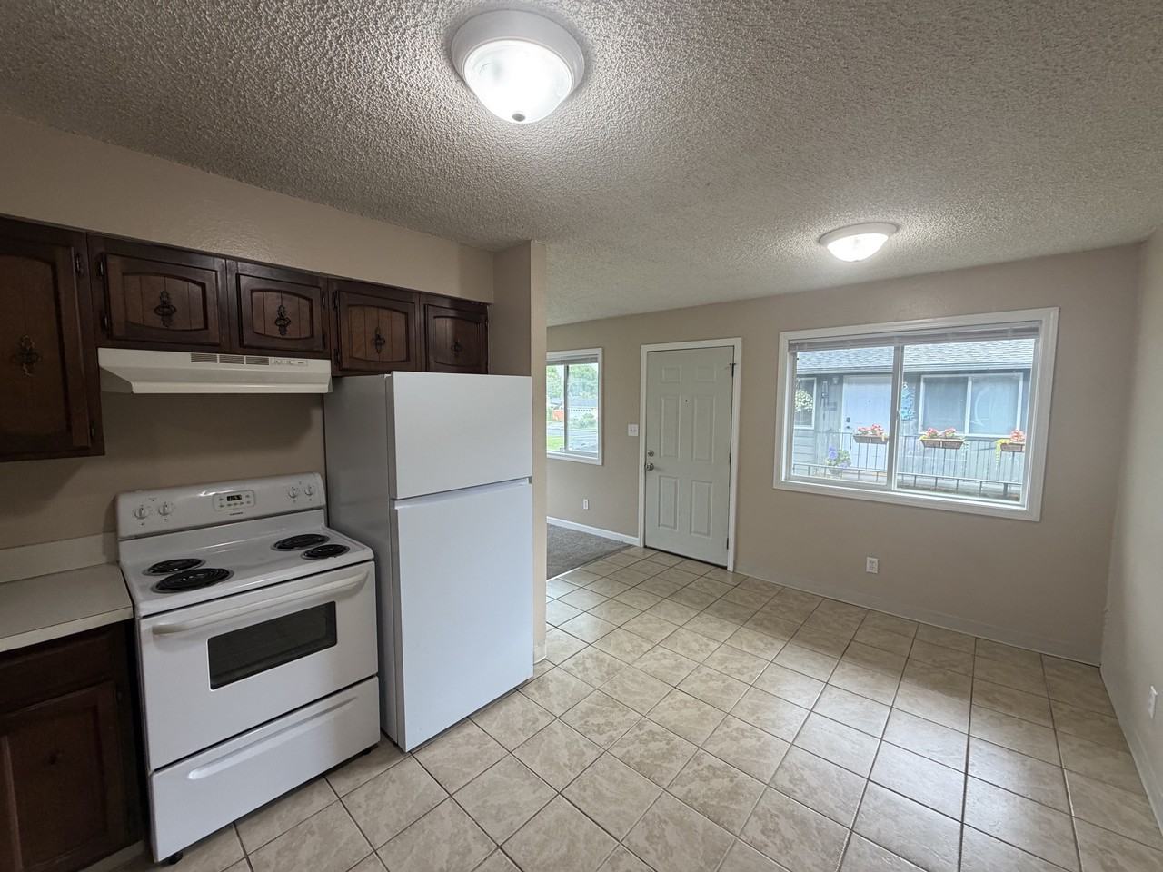 1913 33rd Ave - Photo 2 of 31