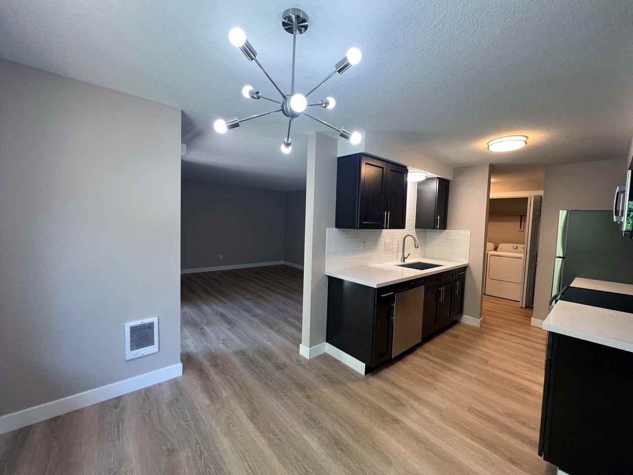 706 Browning Avenue South - Photo 3 of 22