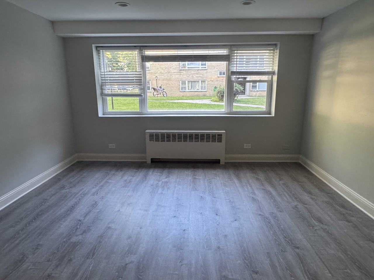6114 N Damen Ave #1 - Photo 2 of 11