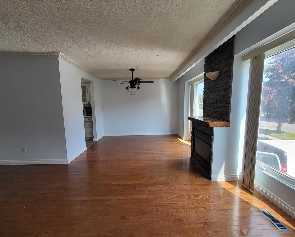138 Kozlov St - Photo 3 of 17