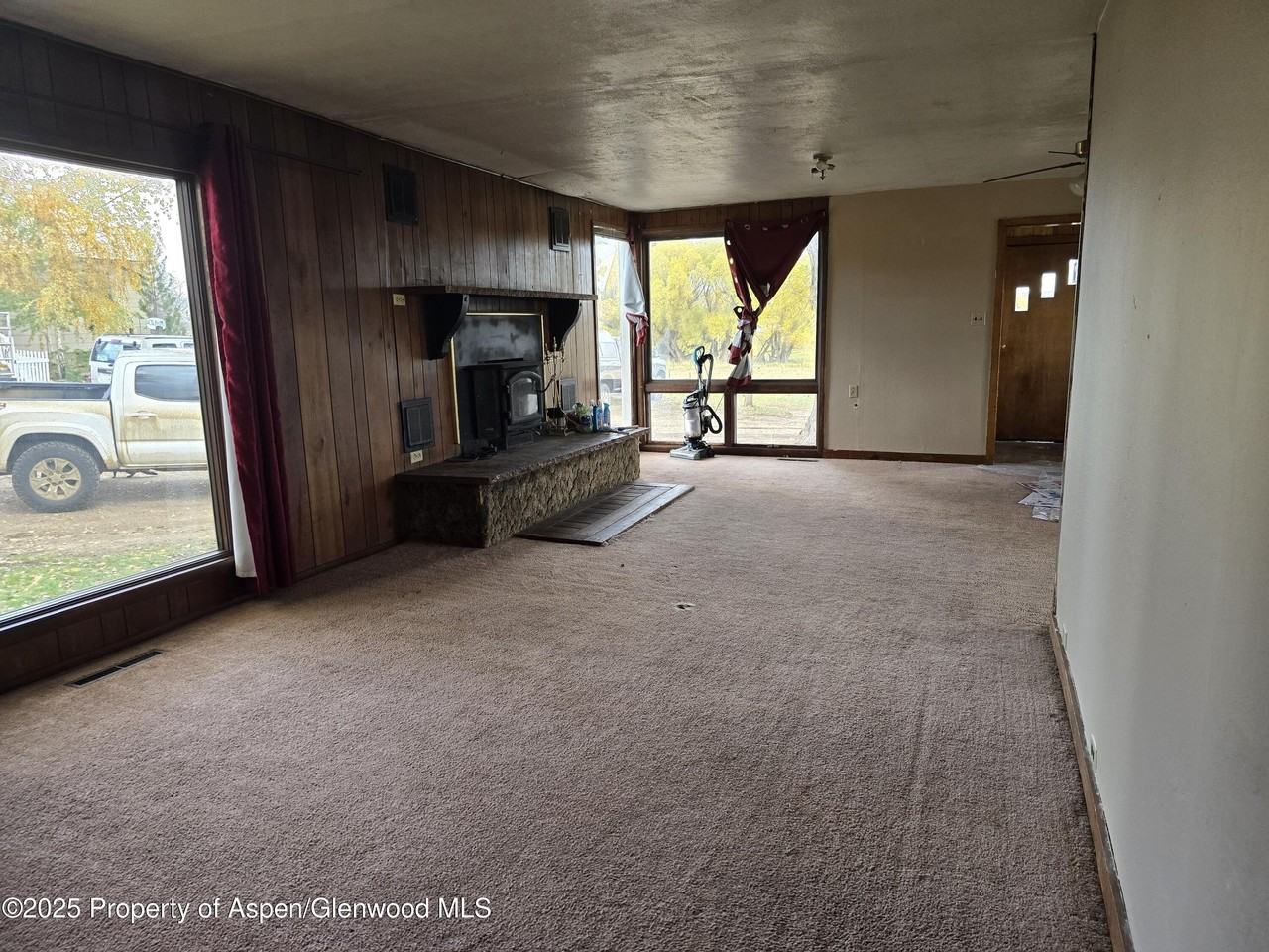 33882 N Highway 13 - Photo 4 of 11