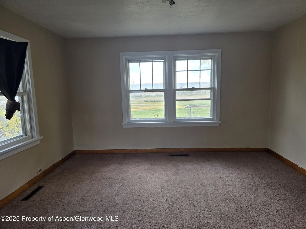 33882 N Highway 13 - Photo 5 of 11