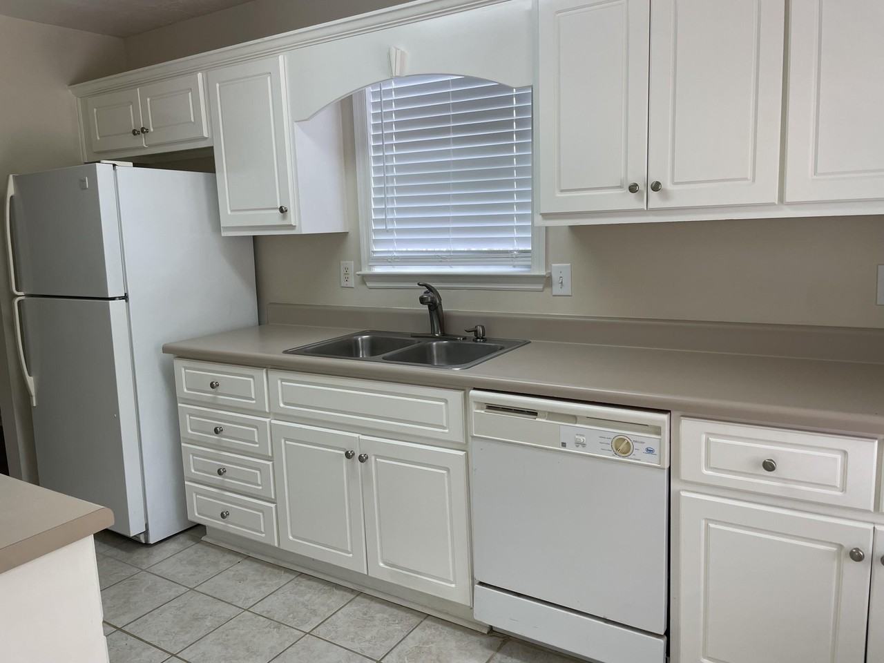 1310 Triple Tree Ln Sw - Photo 2 of 16