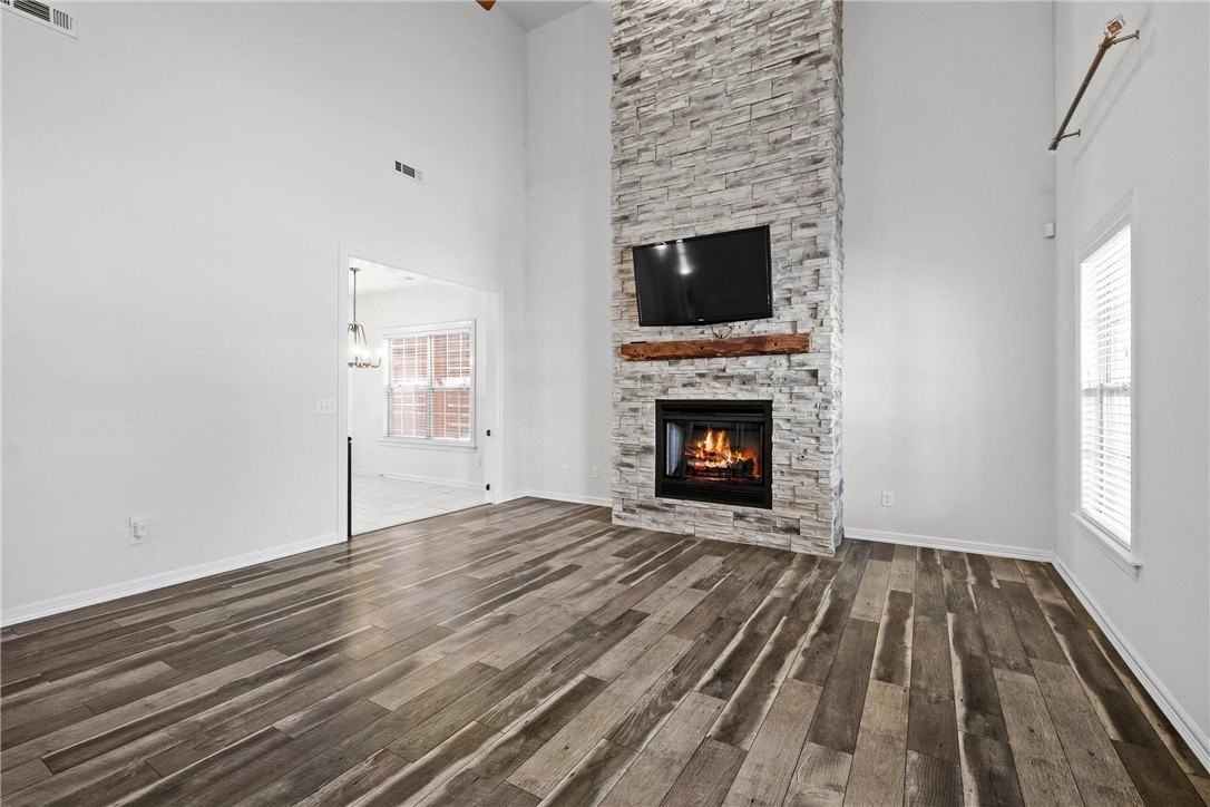 1514 Ne Young Ave - Photo 6 of 32