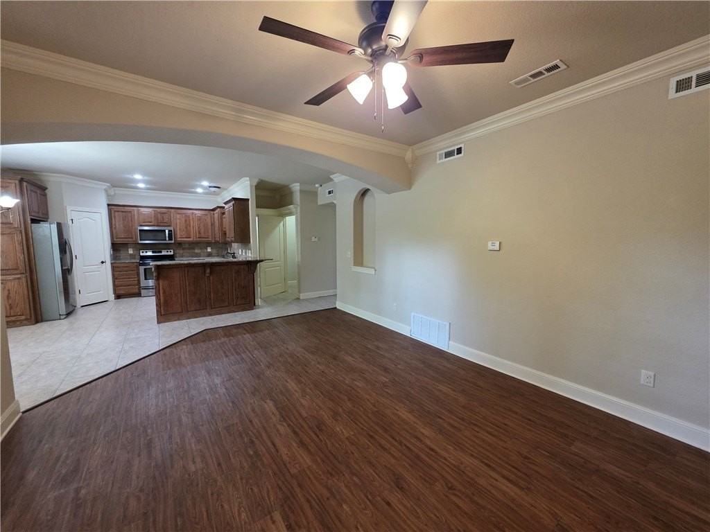 605 Nw 17th Ct - Photo 3 of 25