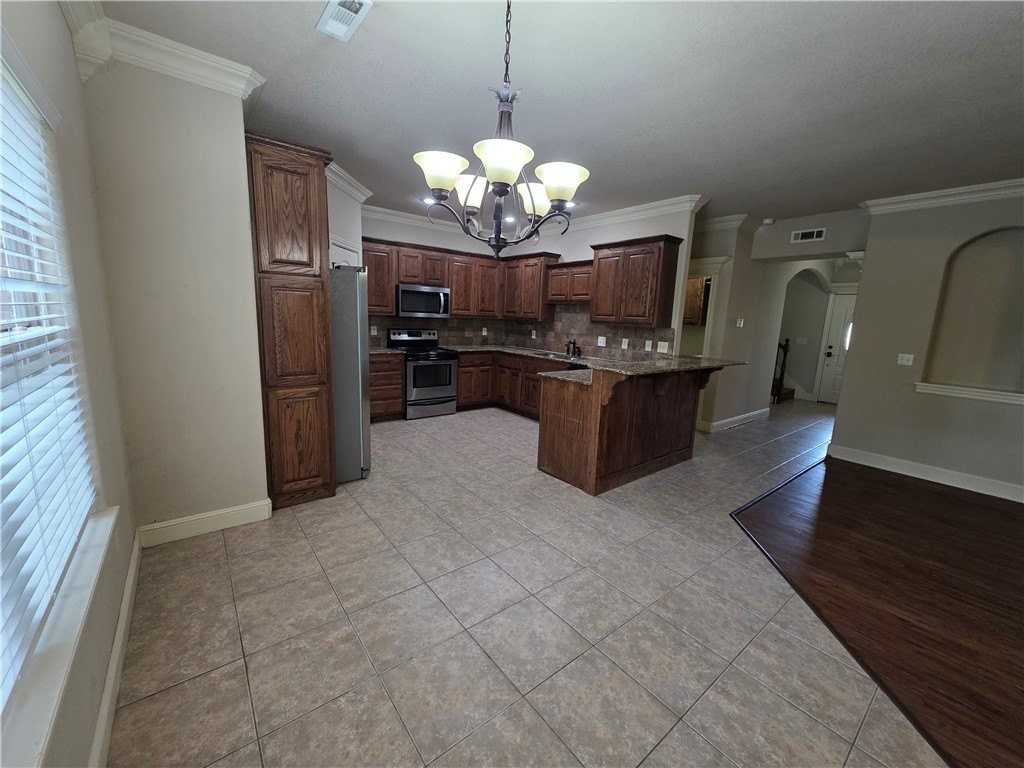 605 Nw 17th Ct - Photo 4 of 25