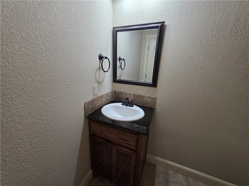 605 Nw 17th Ct - Photo 7 of 25