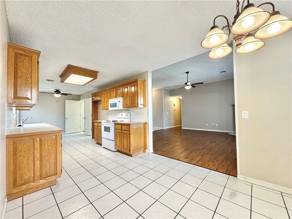 3050 Birch Pl - Photo 3 of 16