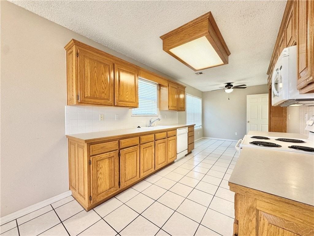 3050 Birch Pl - Photo 4 of 16