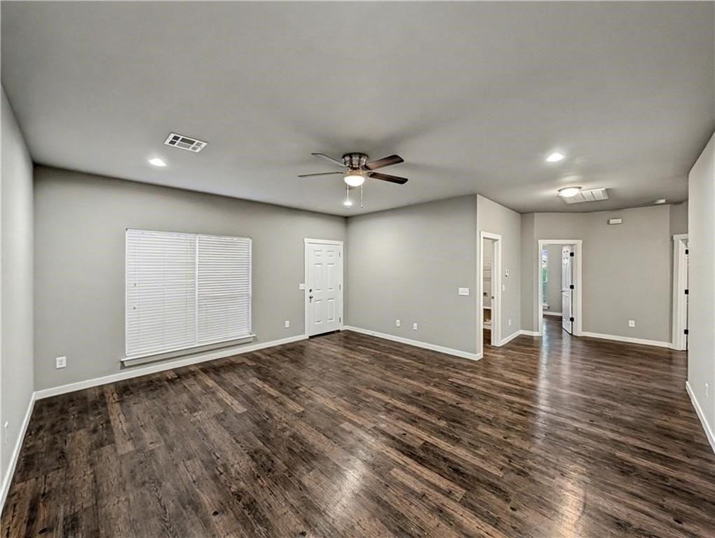 862 Oakwood Ln - Photo 7 of 21