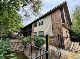 featured image of 1355 N Oakland Ave #8