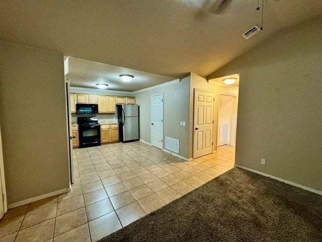 1355 N Oakland Ave #8 - Photo 3 of 11