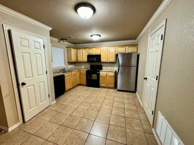 1355 N Oakland Ave #8 - Photo 4 of 11