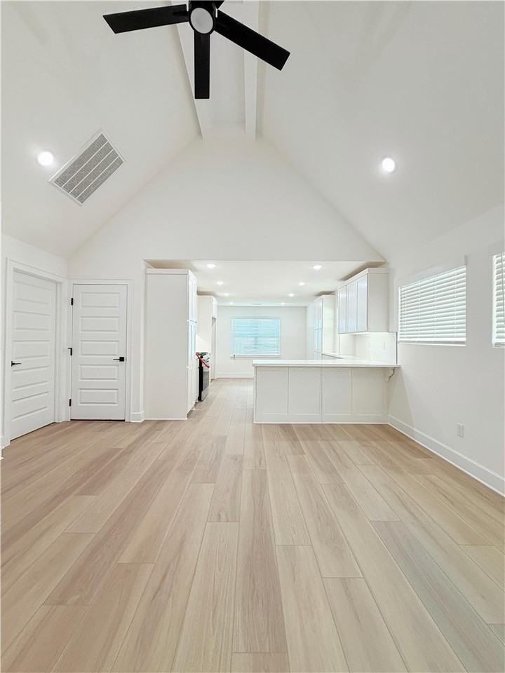 3008 Sw Lovely Ln - Photo 2 of 13