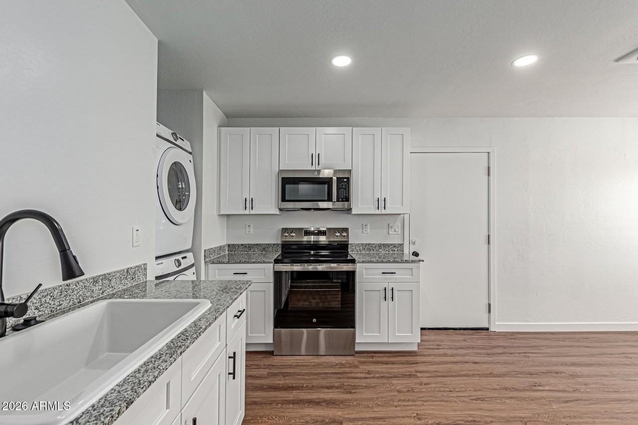 6618 S 22nd Pl #2 - Photo 5 of 13