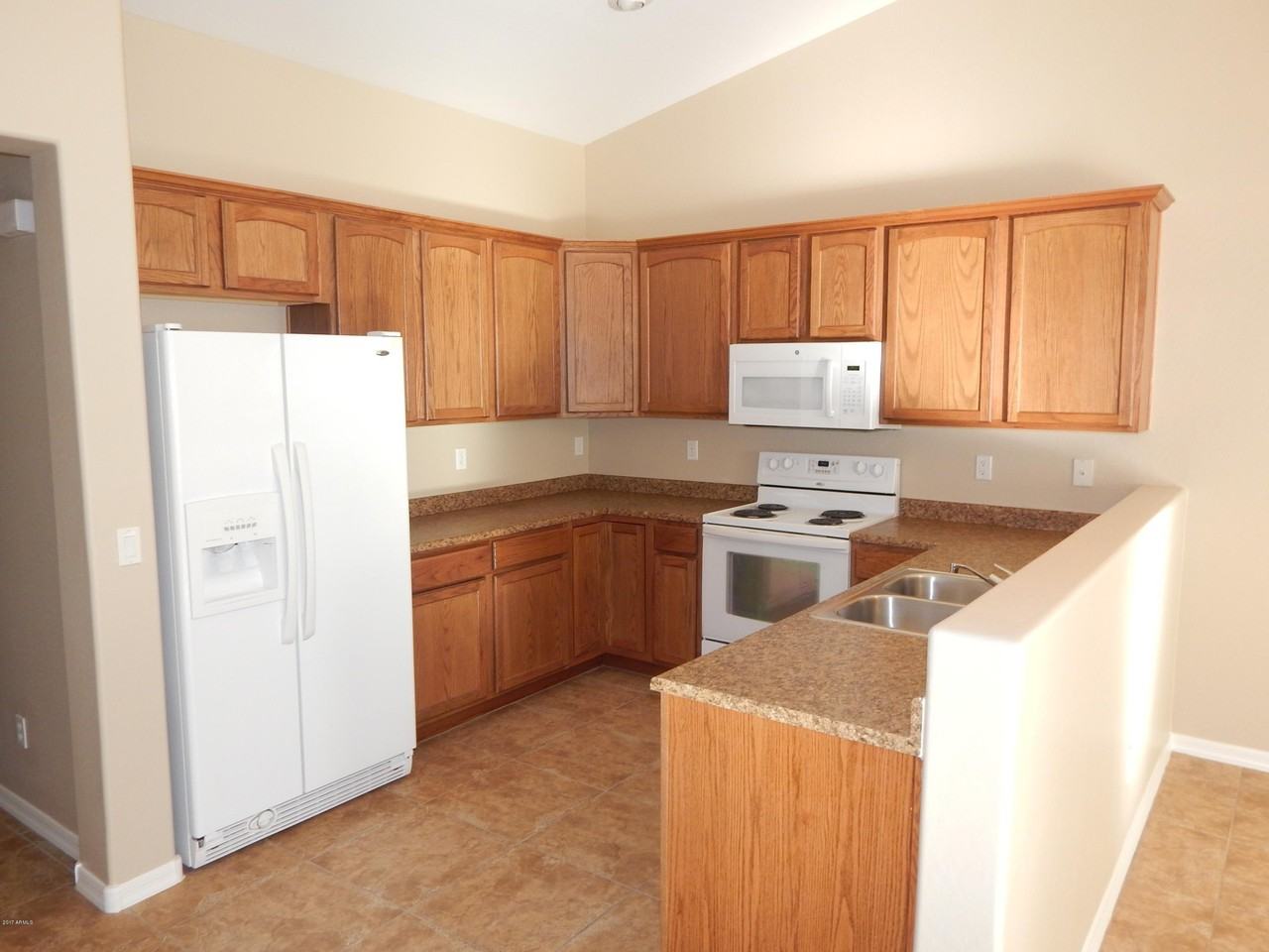 809 W Desert Valley Dr - Photo 4 of 20