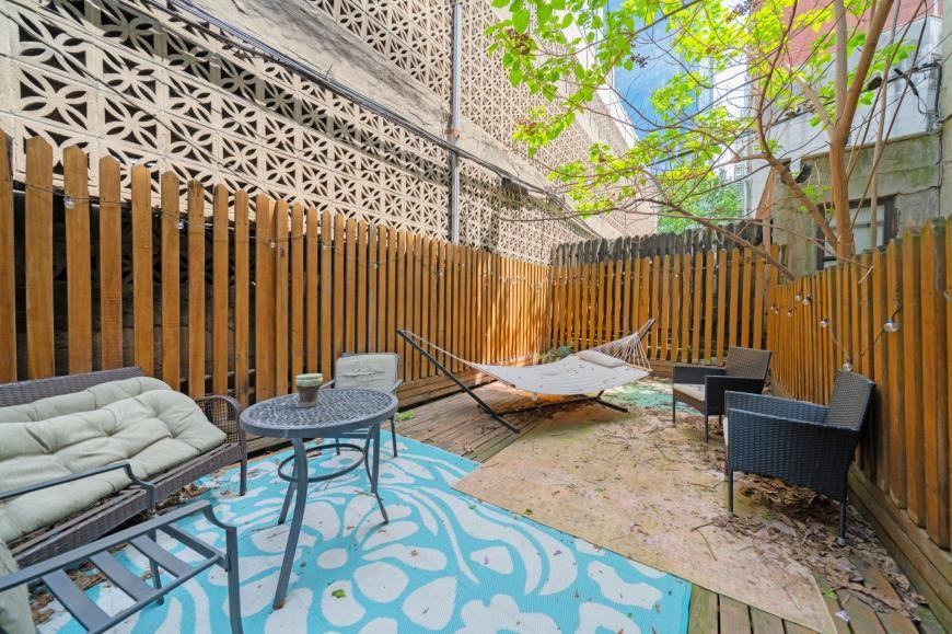 333 W 43rd St - Photo 2 of 10