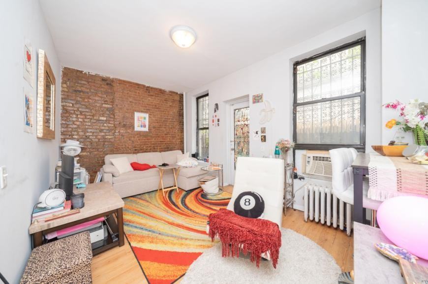 333 W 43rd St - Photo 4 of 10