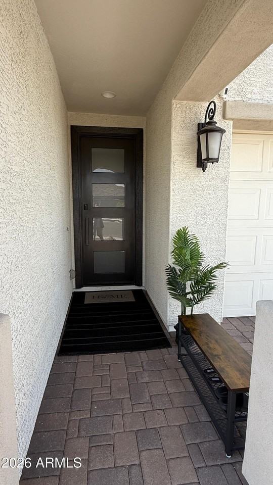11520 S 53rd Ave - Photo 3 of 32