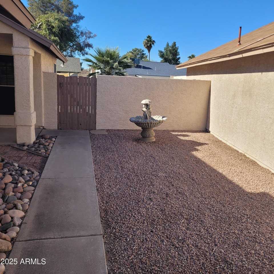1622 N Comanche Dr - Photo 2 of 35