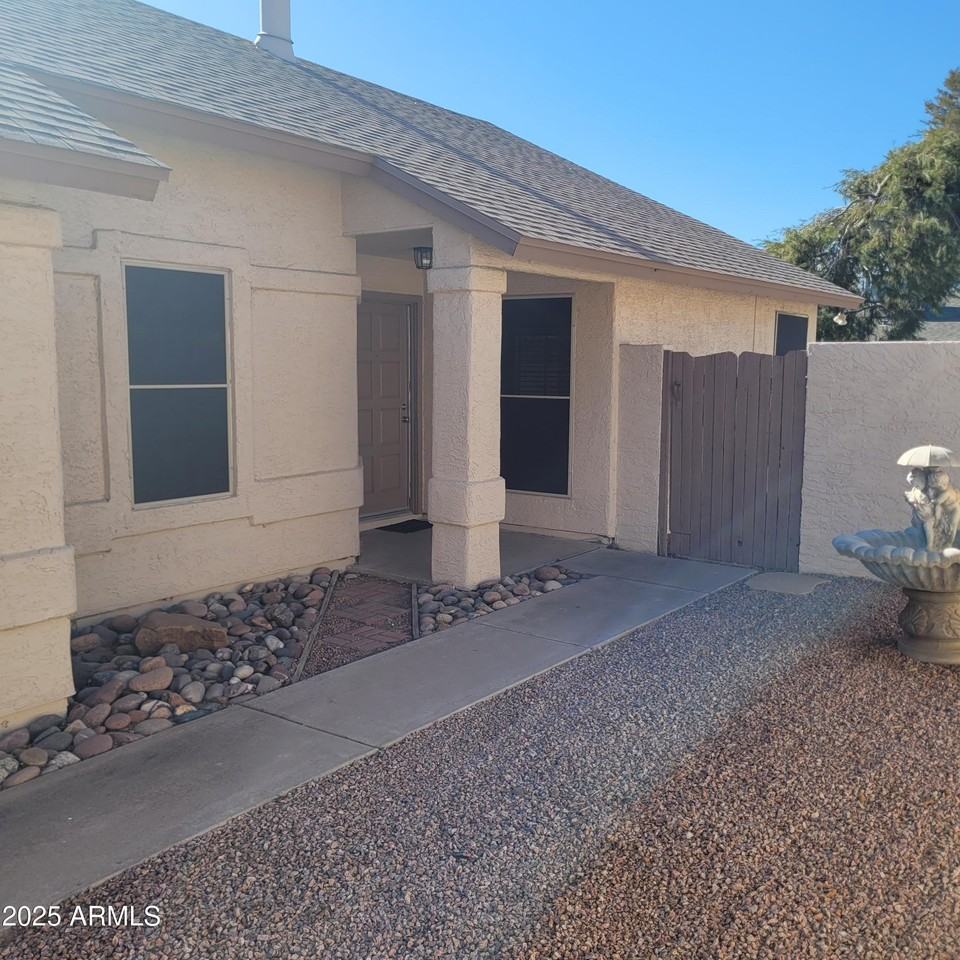 1622 N Comanche Dr - Photo 3 of 35