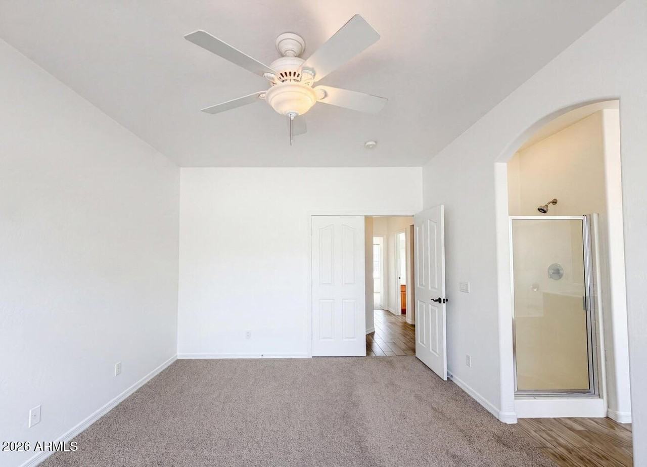 606 W Beautiful Ln - Photo 4 of 23
