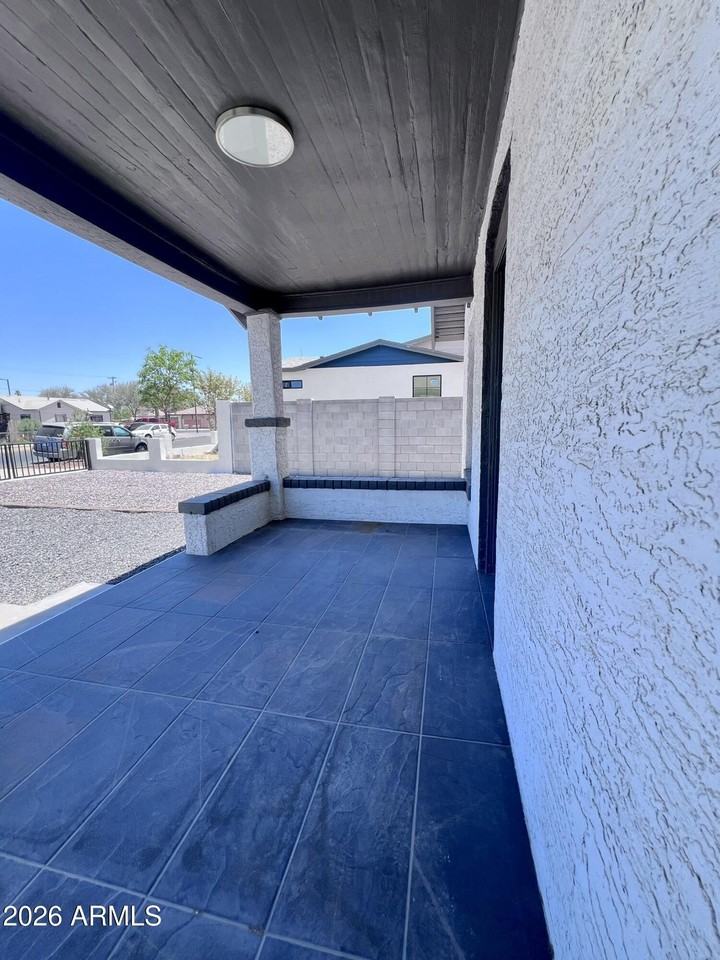 1021 E Fillmore St - Photo 3 of 19