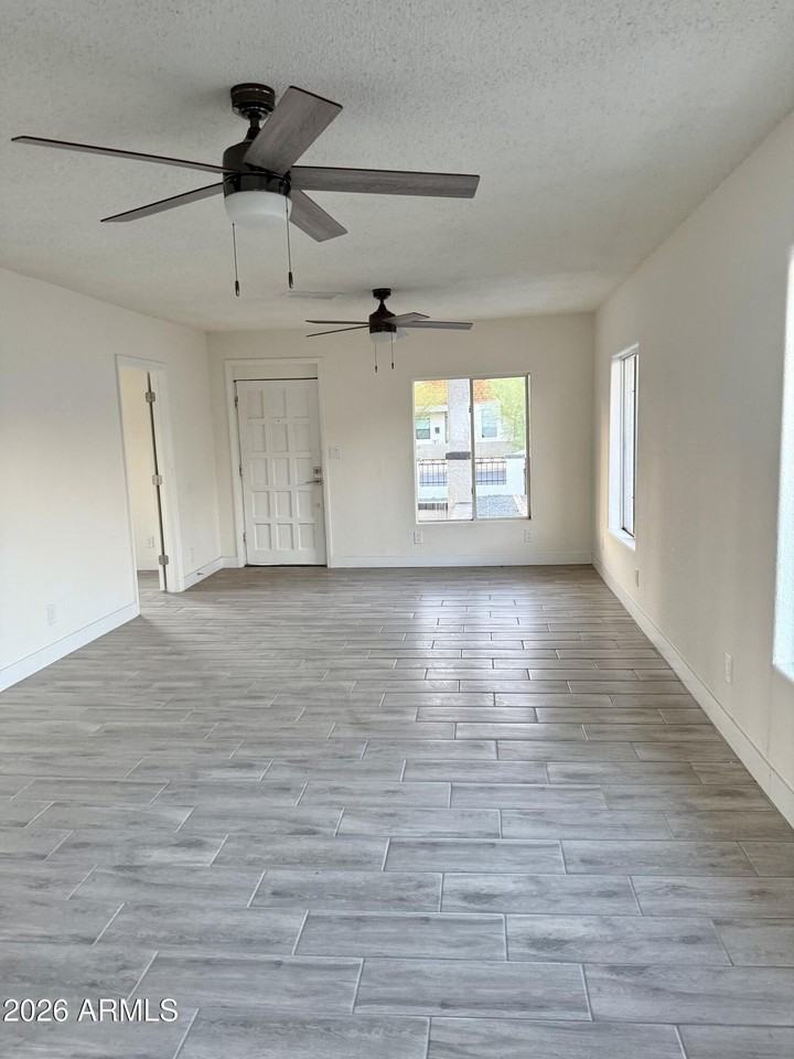 1021 E Fillmore St - Photo 6 of 19