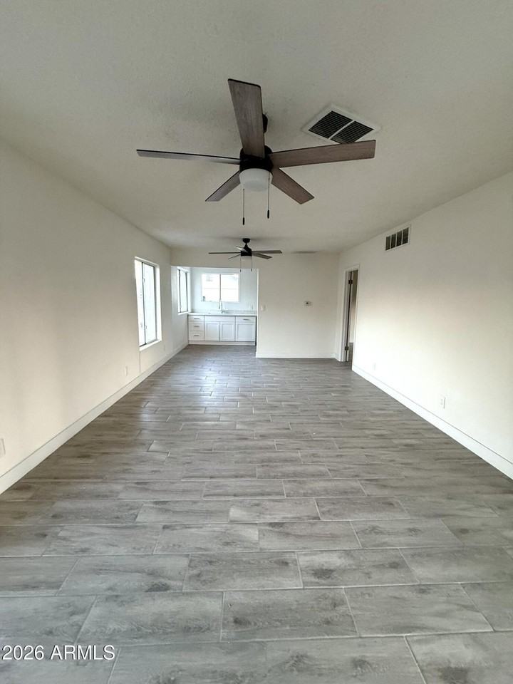 1021 E Fillmore St - Photo 7 of 19