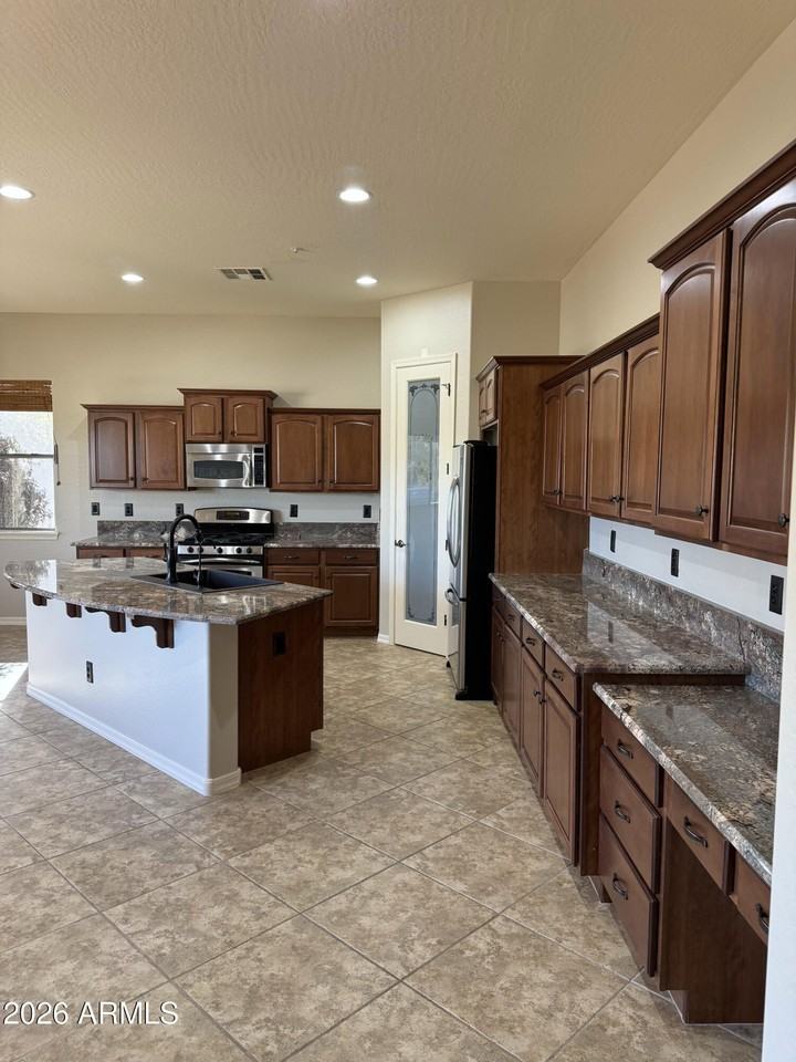 18391 W Verdin Rd - Photo 4 of 23