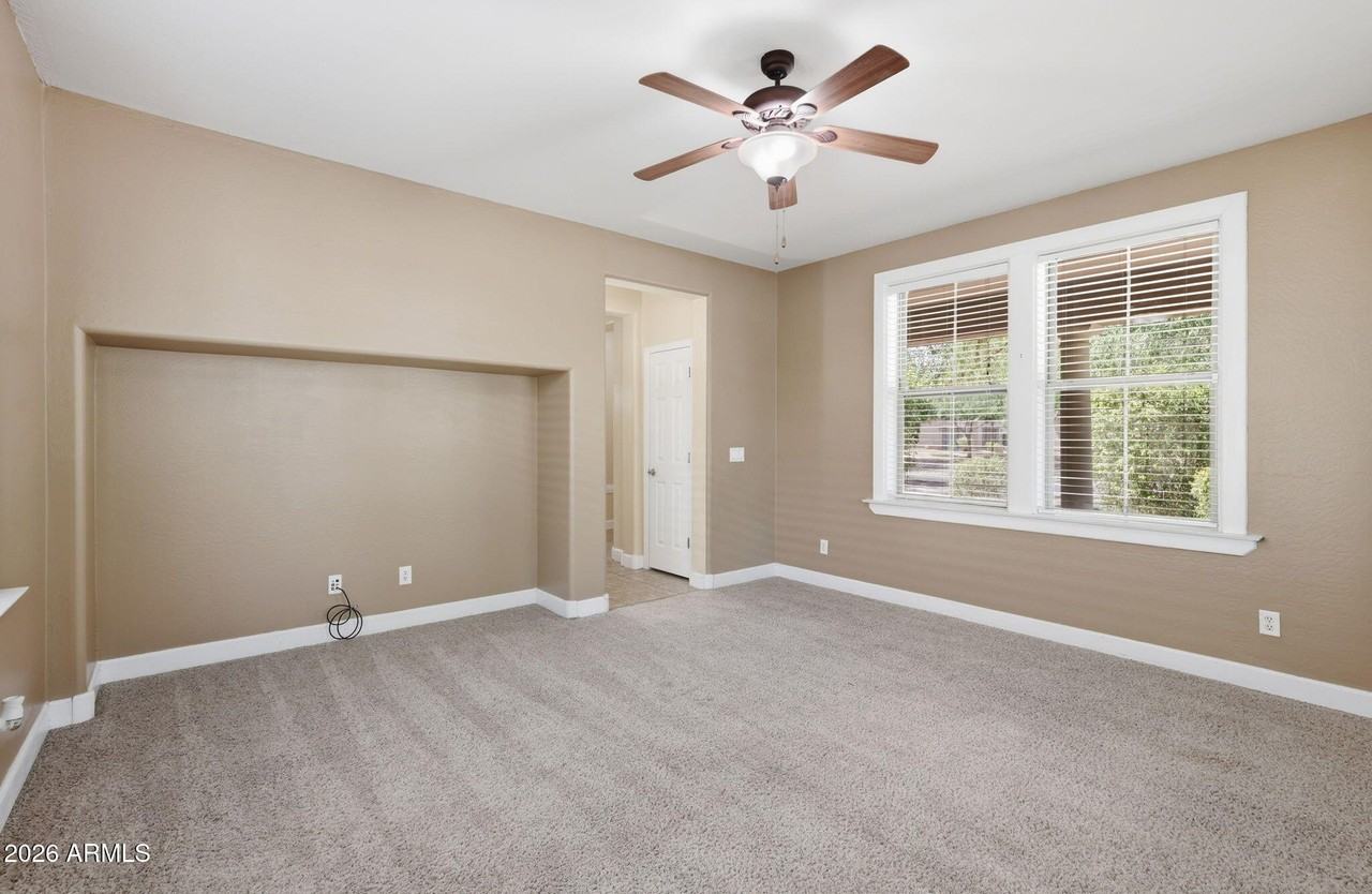 15372 W Dahlia Dr - Photo 4 of 40