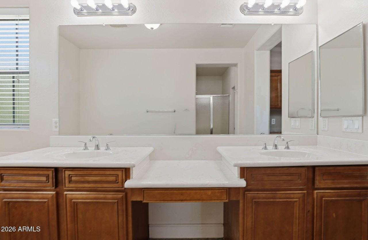 15372 W Dahlia Dr - Photo 6 of 40