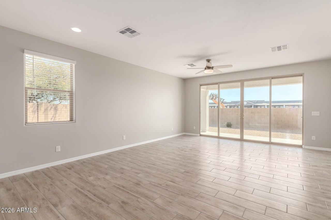 1275 E Jahns Dr - Photo 5 of 24