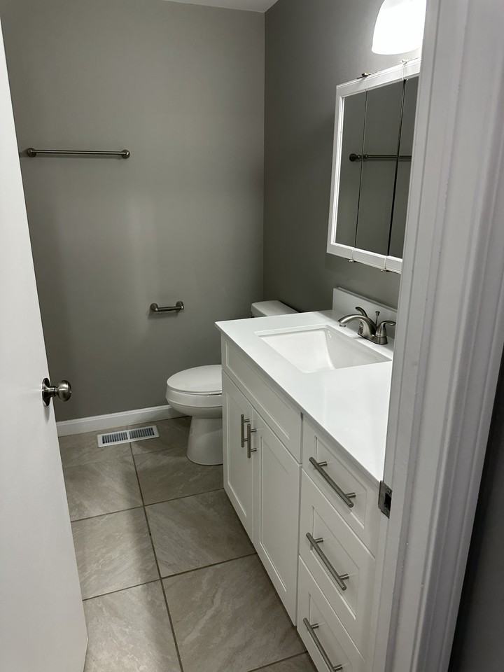 412 Elmwood Dr - Photo 3 of 9