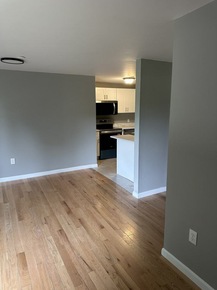 412 Elmwood Dr - Photo 6 of 9