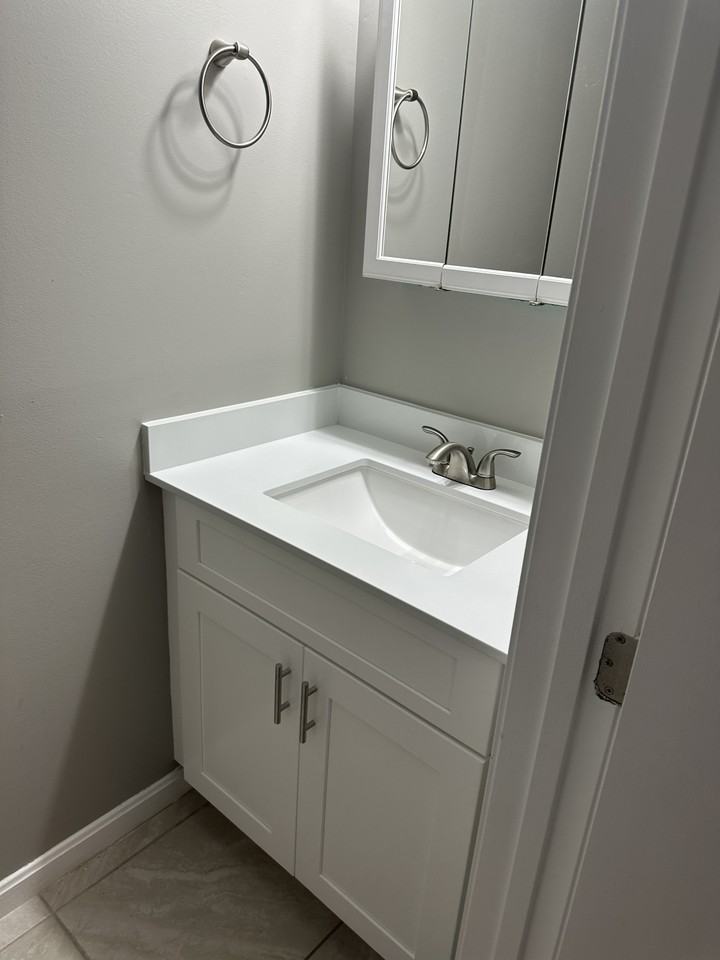 412 Elmwood Dr - Photo 7 of 9